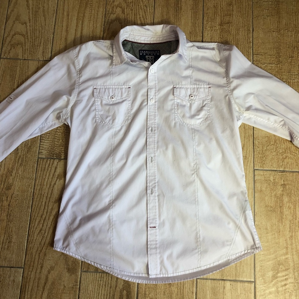3/$15💛 Tranquility Mayhem White button down shirt